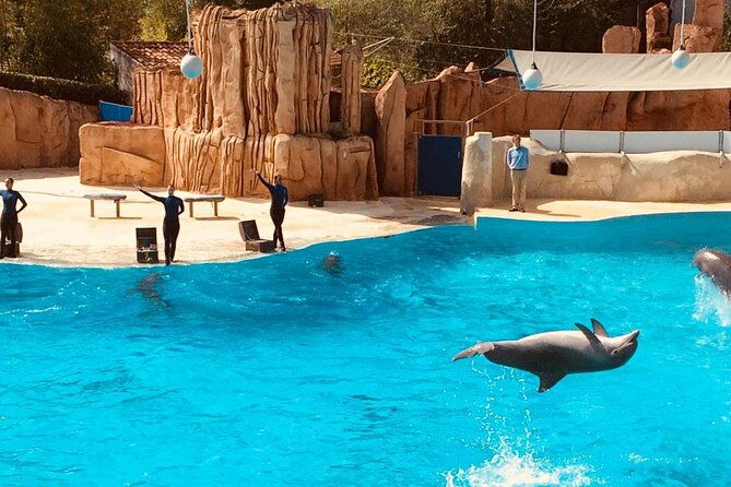 moulin-rouge-round-trip-private-transfer-from-paris