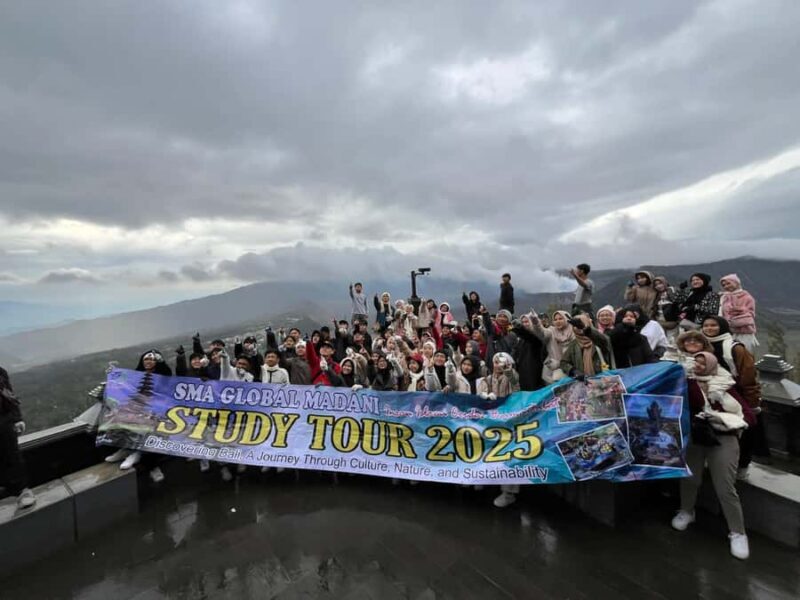 Mount Batok Sunrise Hike with Breakfast - Key Points