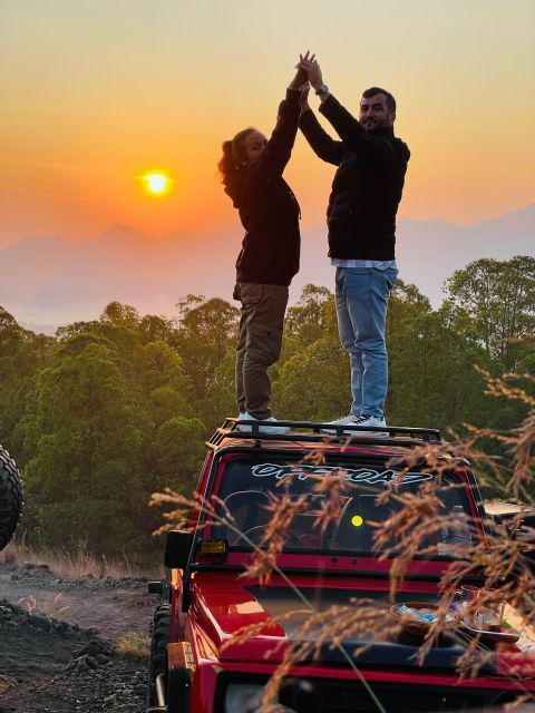 mount-batur-jeep-sunrise-black-lava