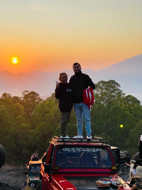 mount-batur-jeep-sunrise-black-lava