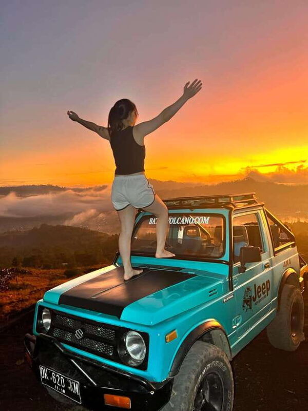 mount-batur-jeep-sunrise-black-lava-with-breakfast