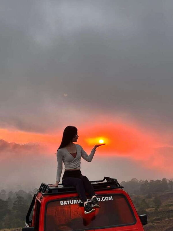 mount-batur-jeep-sunrise-black-lava-with-breakfast