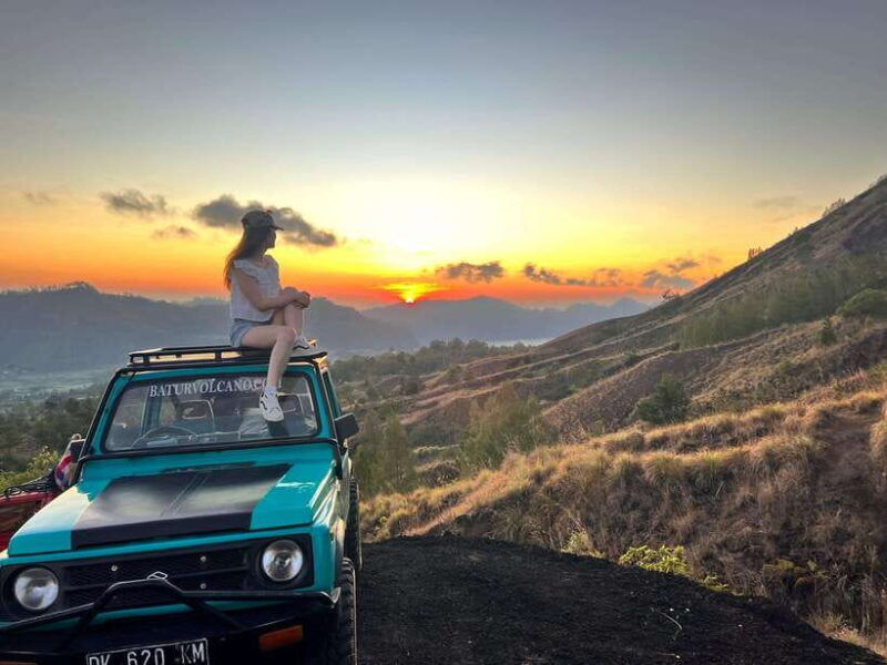 mount-batur-jeep-sunrise-black-lava-with-breakfast