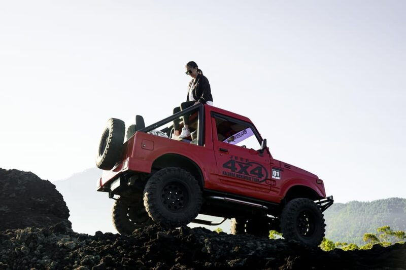 mount-batur-sunrise-jeep-photographer-natural-hot-spring