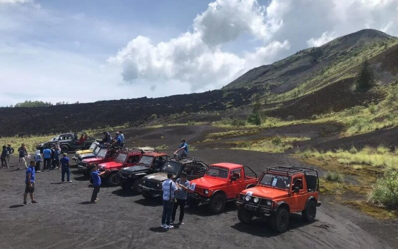 mount-batur-sunrise-jeep-tour-with-black-lava