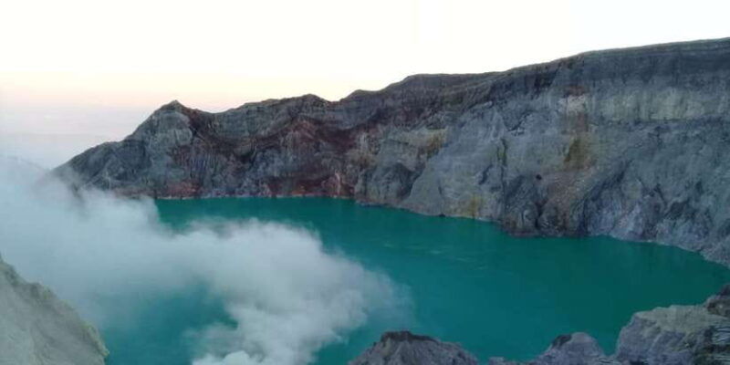 mount-bromo-ijen-and-blue-flames-3-day-tour-from-surabaya