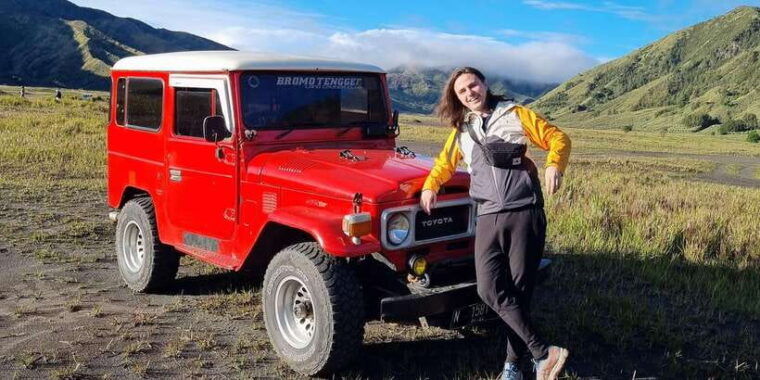 mount-bromo-sunrise-1-day-private-tour-from-surabaya-malang