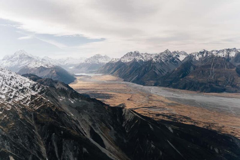Mount Cook: Alpine Explorer 35 Minute Flight - Pilot Commentary and Educational Value