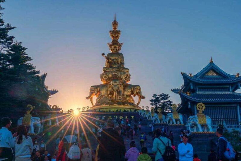 mount-emei-experience-natural-beauty-and-buddhist-culture