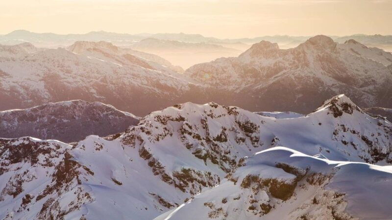 mount-everest-scenic-mountain-flight-nepal-shree-airlines