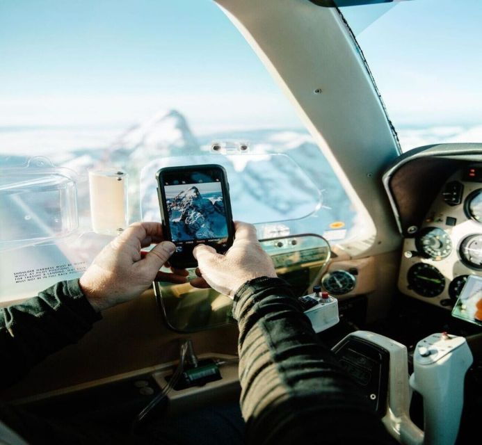 mount-everest-scenic-mountain-flight-nepal-shree-airlines