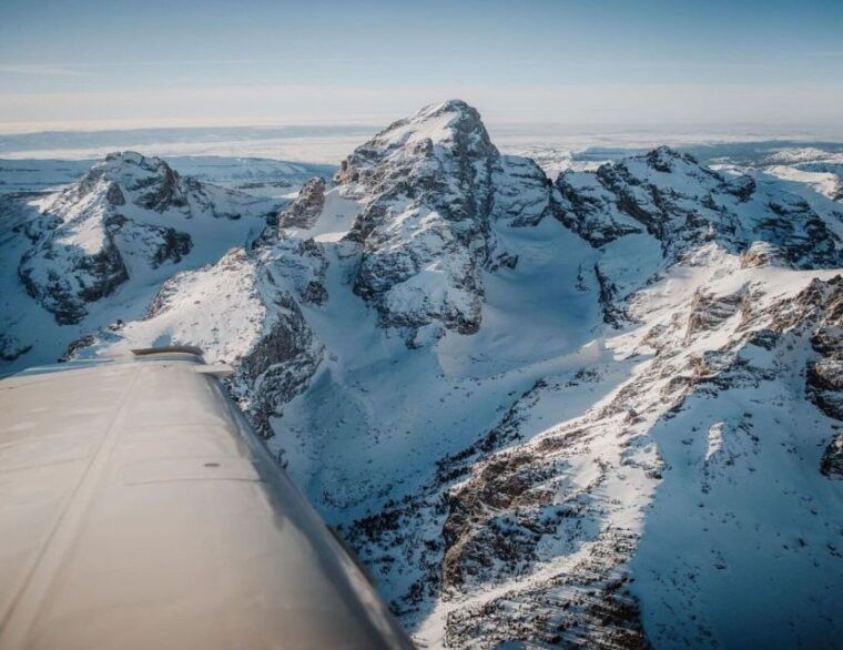 mount-everest-scenic-mountain-flight-nepal-shree-airlines