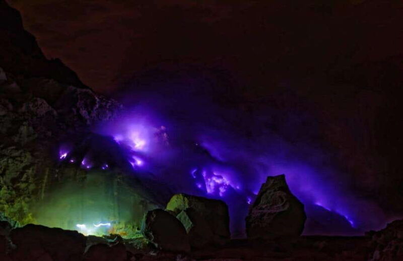 mount-ijen-blue-fire-trekking-sunrise-and-sulfur-mines