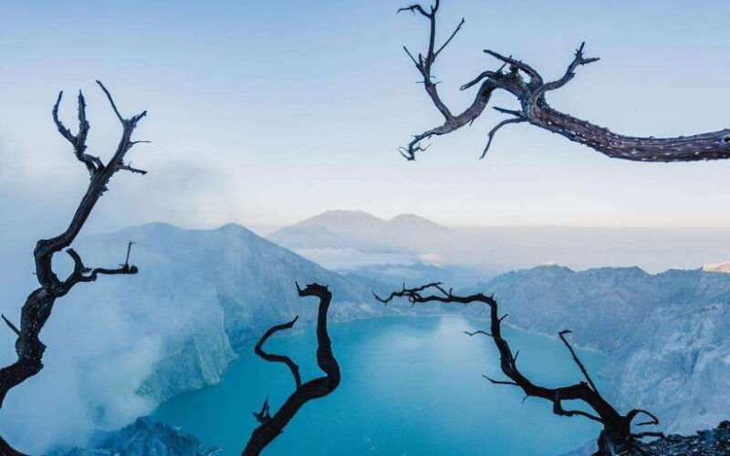 mount-ijen-expeditionblue-flames-and-sulfur-mines-from-bali