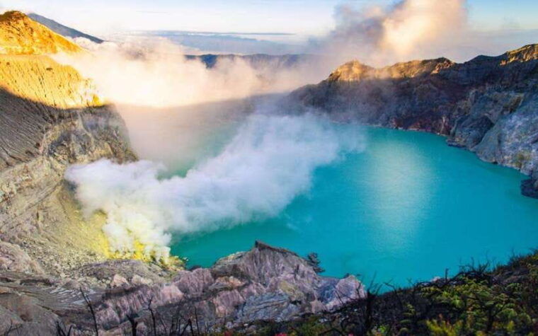 mount-ijen-overnight-adventure-start-from-banyuwangi