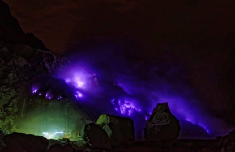 mount-ijen-sunrise-trek-blue-flames-and-crater-views