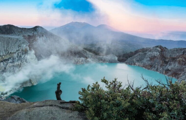 mount-ijen-sunrise-trek-blue-flames-and-crater-views