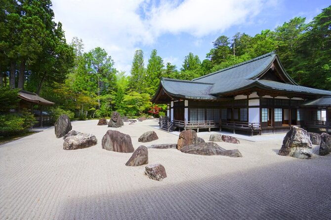 mount-koya-wakayama-and-nachi-waterfall-tour