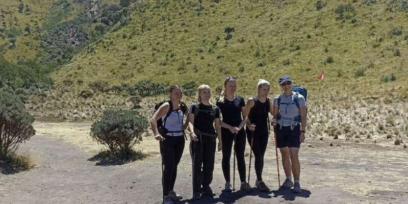 mount-merbabu-day-hiking-tour