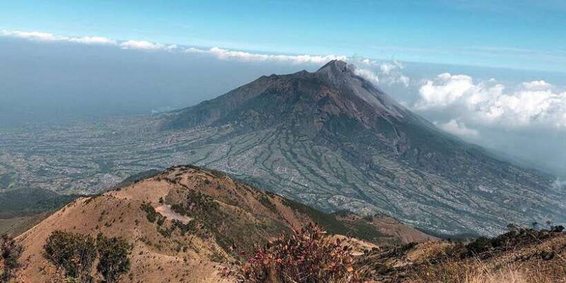 mount-merbabu-day-hiking-tour
