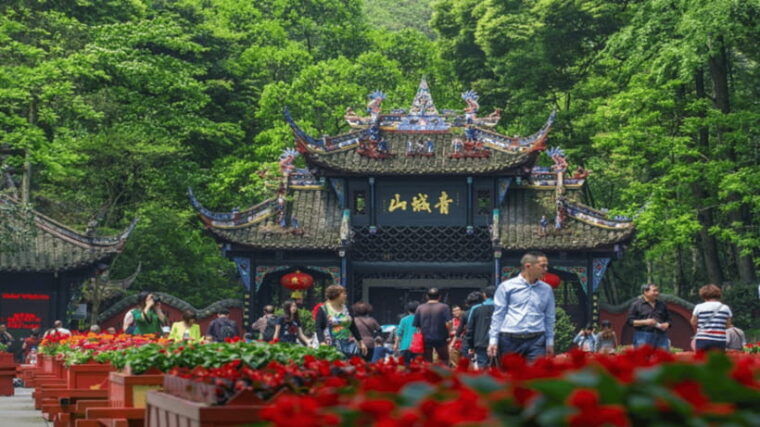 mount-qingcheng-tour-explore-serene-and-sacred-taoist-site