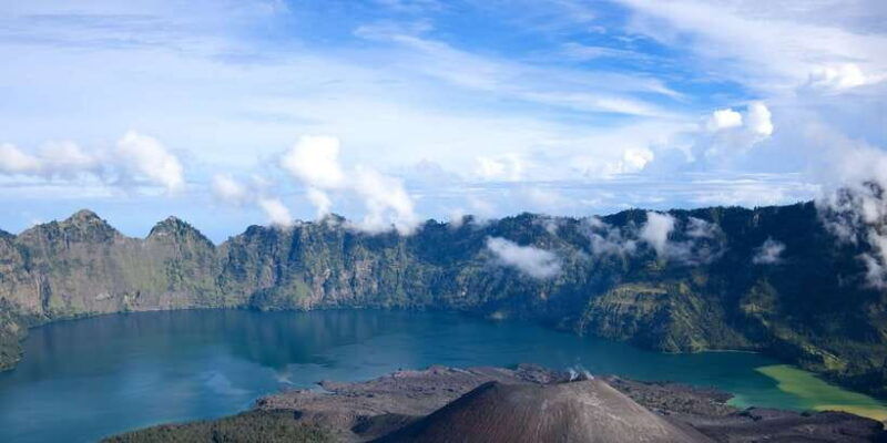 mount-rinjani-2-day-trek-to-senaru-crater-rim