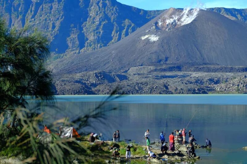 Mount Rinjani 2Day 1Night Summit Trekk With Smal Group - The Itinerary Breakdown: From the Grasslands to the Summit