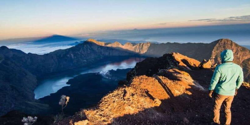 mount-rinjani-one-day-trek-to-craterim-senaru