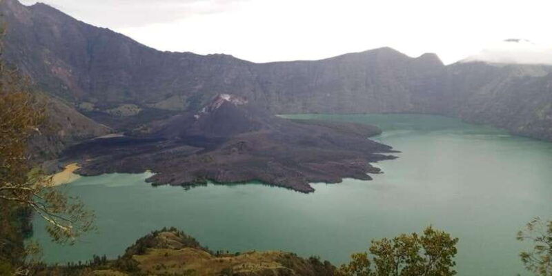mount-rinjani-one-day-trek-to-craterim-senaru
