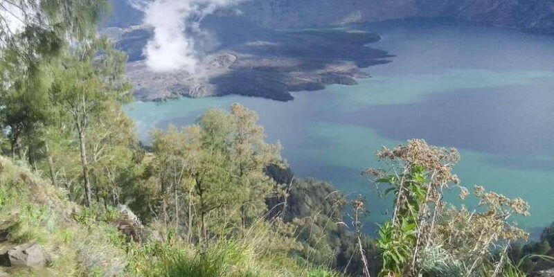 mount-rinjani-one-day-trek-to-craterim-senaru