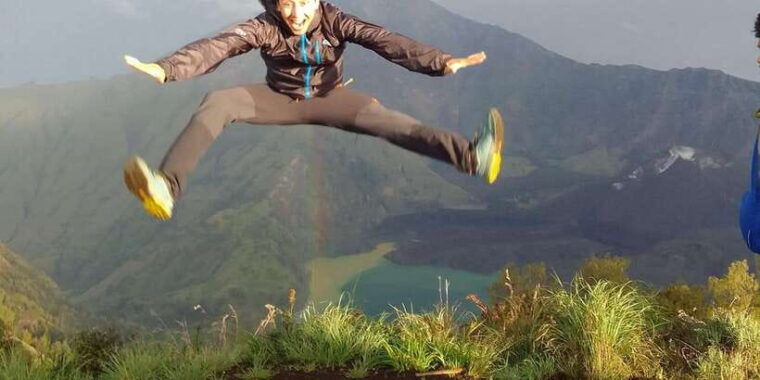 mount-rinjani-one-day-trek-to-craterim-senaru