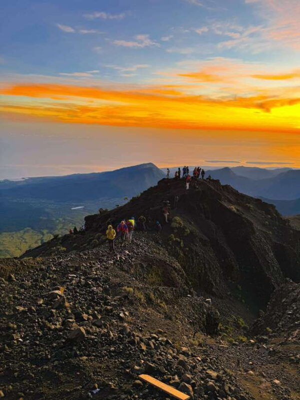 mount-rinjani-trek-2days-to-the-summit-3-726-asl