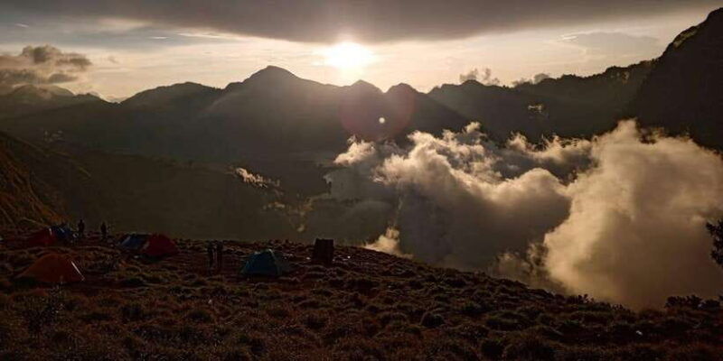 mount-rinjani-trekking-2d-1n-crater-rim-and-summit
