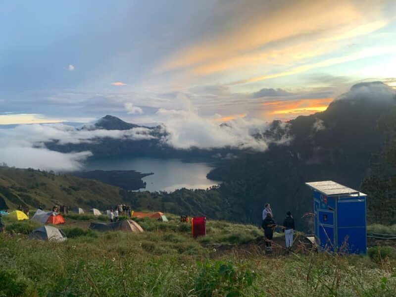 Mount Rinjani Trekking 2D/1N Summit Sunrise & Sunset Views - Who Should Consider This Trek?