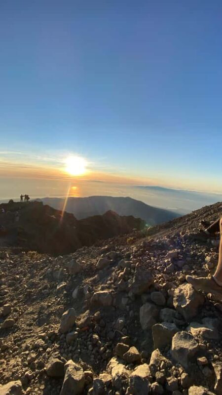 Mount Rinjani : Trekking Rinjani Senaru Crater Rim - Key Points