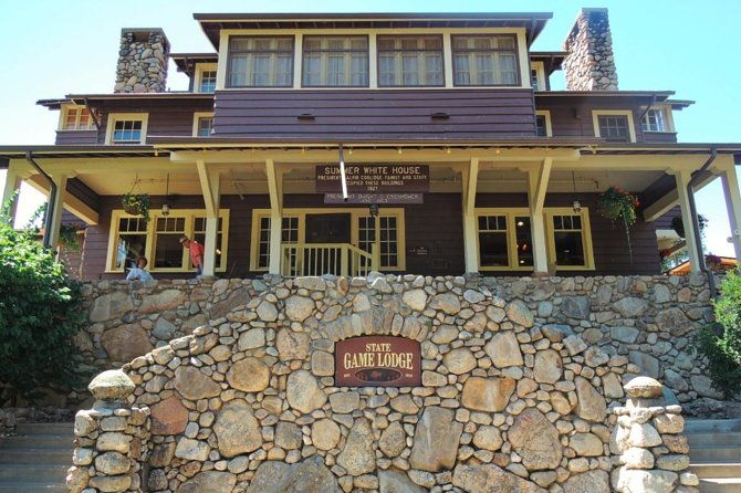 mount-rushmore-and-black-hills-tour-with-two-meals-and-a-music-variety-show