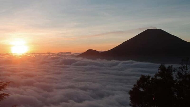 Mount Sumbing: Hiking and Camping Tour - The Guides Touch and Reviewer Insights
