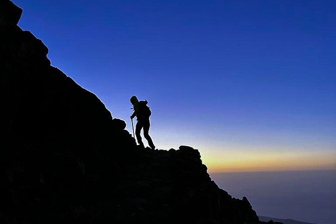 mount-teide-summit-hiking-activity-by-night