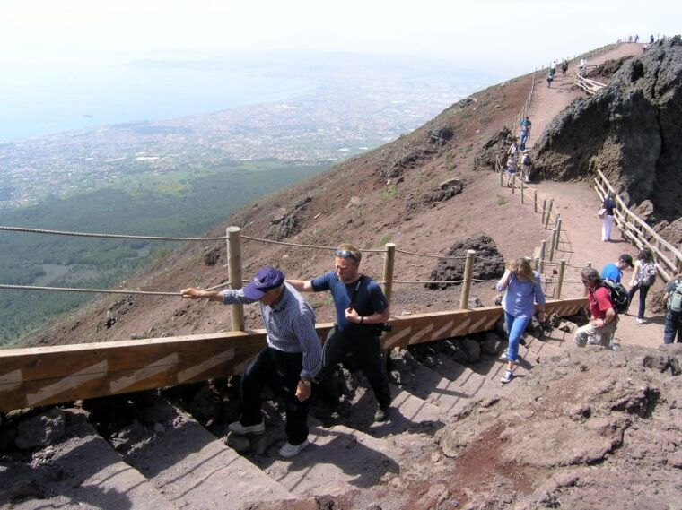 mount-vesuvius-4-hour-volcano-tour-with-wine-tasting