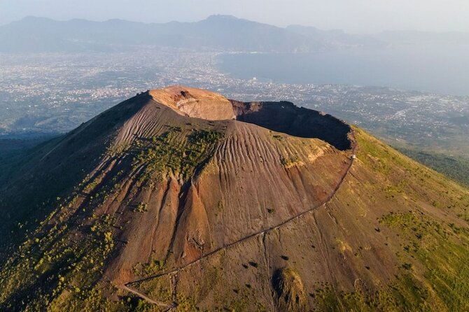 mount-vesuvius-tour-from-pompeii-led-by-an-expert-guide