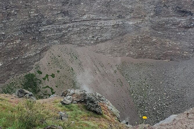 mount-vesuvius-tour-with-entry-ticket-lunch-from-sorrento