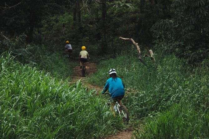 mountain-bike-adventure-to-xunantunich-maya-site-in-belize