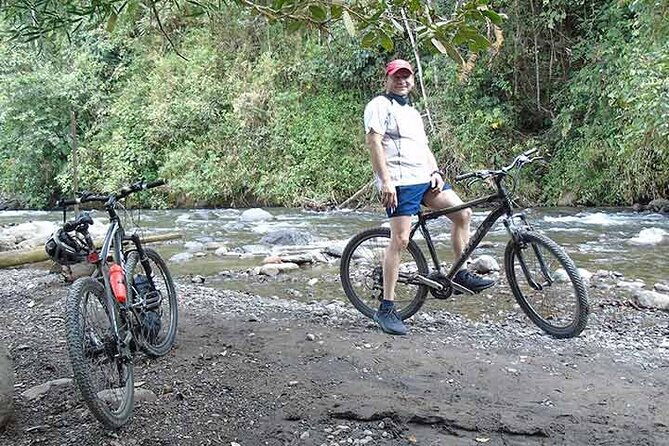 mountain-bike-quito-to-mindo-cloud-forest-full-day