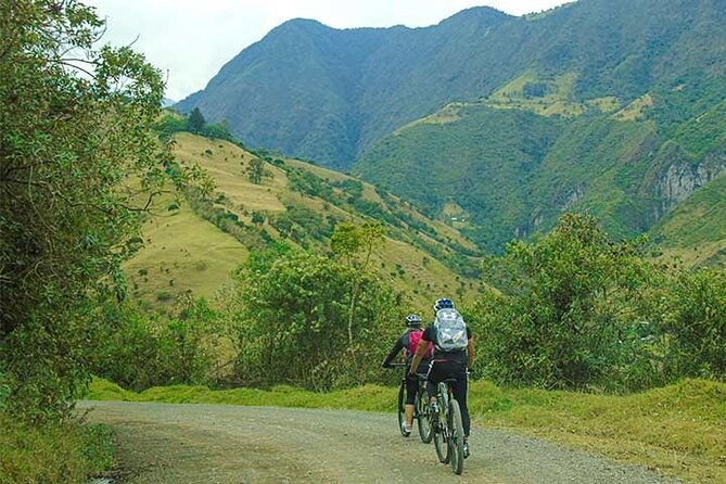 mountain-bike-quito-to-mindo-cloud-forest-full-day