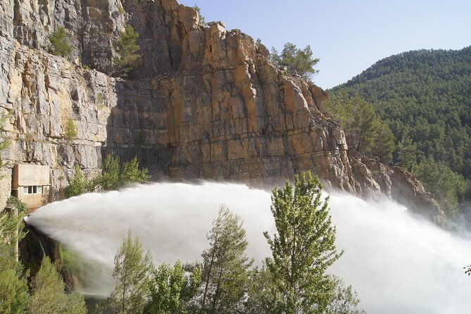 mountain-hike-thermal-springs-private-full-day-tour