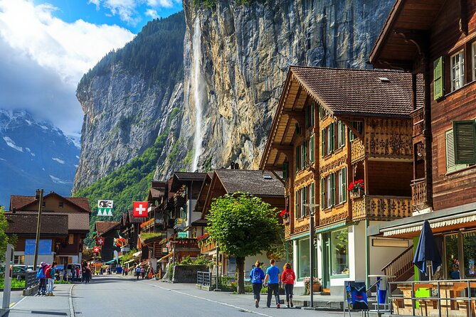 mountain-majesty-small-group-tour-to-lauterbrunnen-and-murren