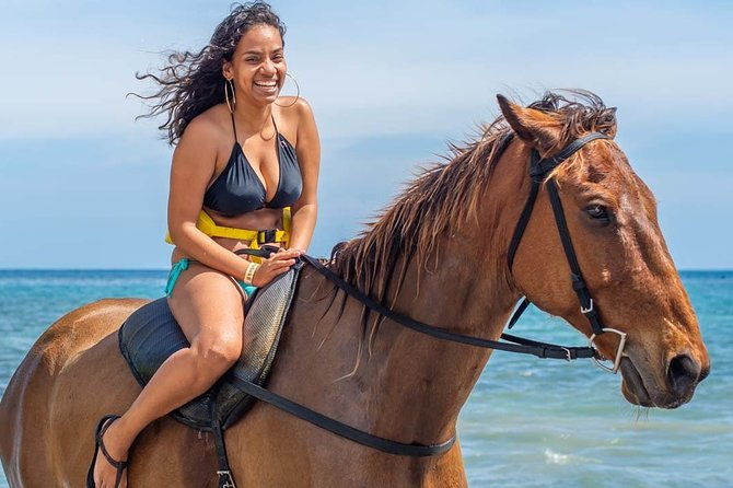 mountain-to-sea-horseback-ride-and-swim-at-sandy-bay