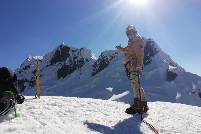 mountaineering-ascent-to-nevado-mateo
