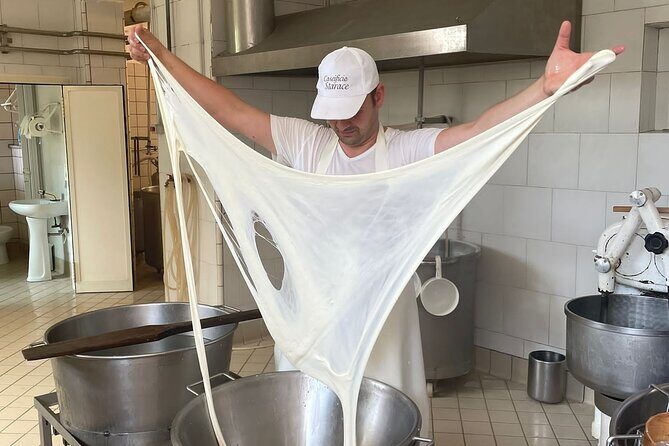 Mozzarella Experience with Tasting in Vico Equense - Discovering the Mozzarella Experience in Vico Equense