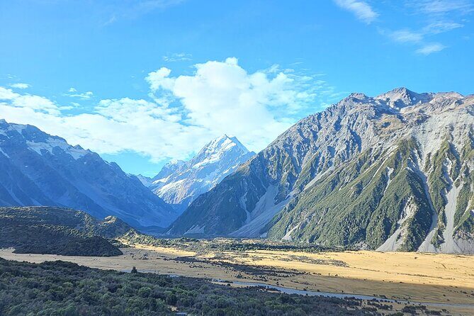 Mt Cook Day Tour From Christchurch via Lake Tekapo (Small Group) - Lake Pukaki: A Colorful Frontier